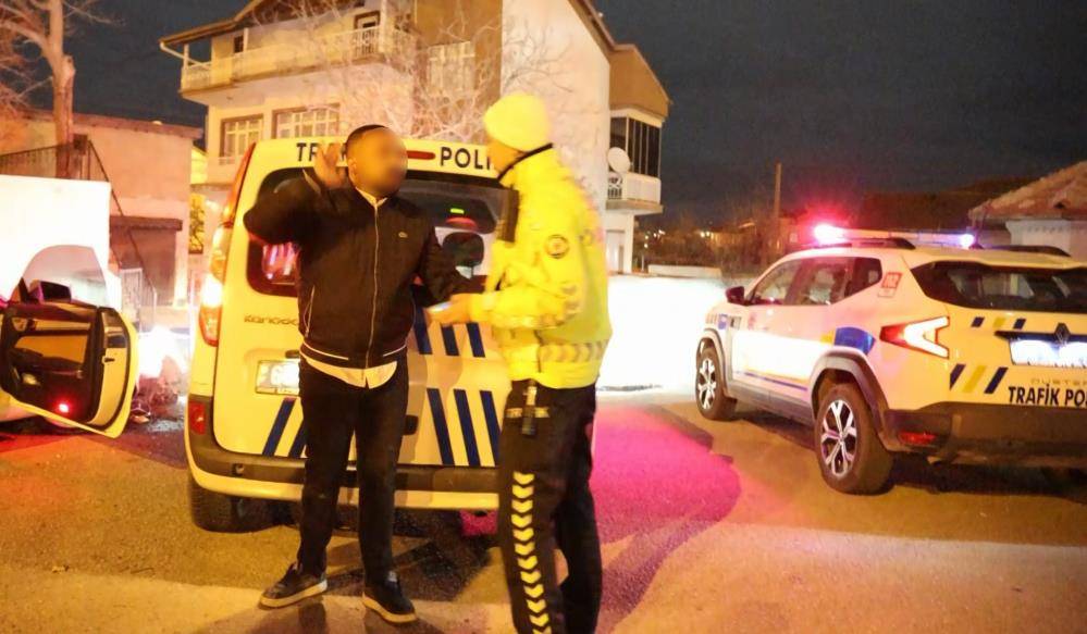 Polisin alkollü sürücüyle imtihanı: Sayın valime gittiğim zaman... 8